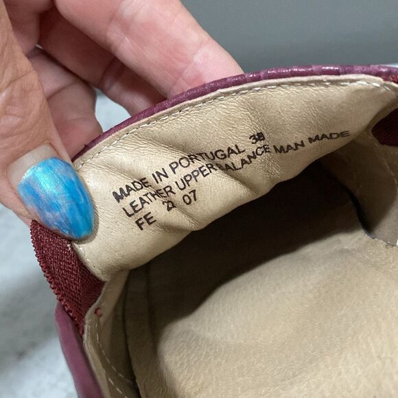 Dromedaris Leather Women's Burgundy Loafers w/silver Chain Detail Size 38 US 8 - Picture 12 of 16